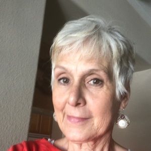 Meet your Posher, Desiree